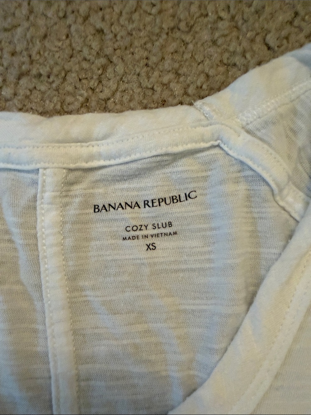 Banana Republic White Scoop Neck Short Sleeve Tee - Picture 2 of 5